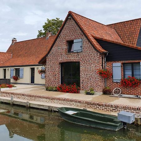 Au Chemin Du Paradis Gite De 10 Personnes 4 Etoiles Saint-Martin-Lez-Tatinghem Esterno foto