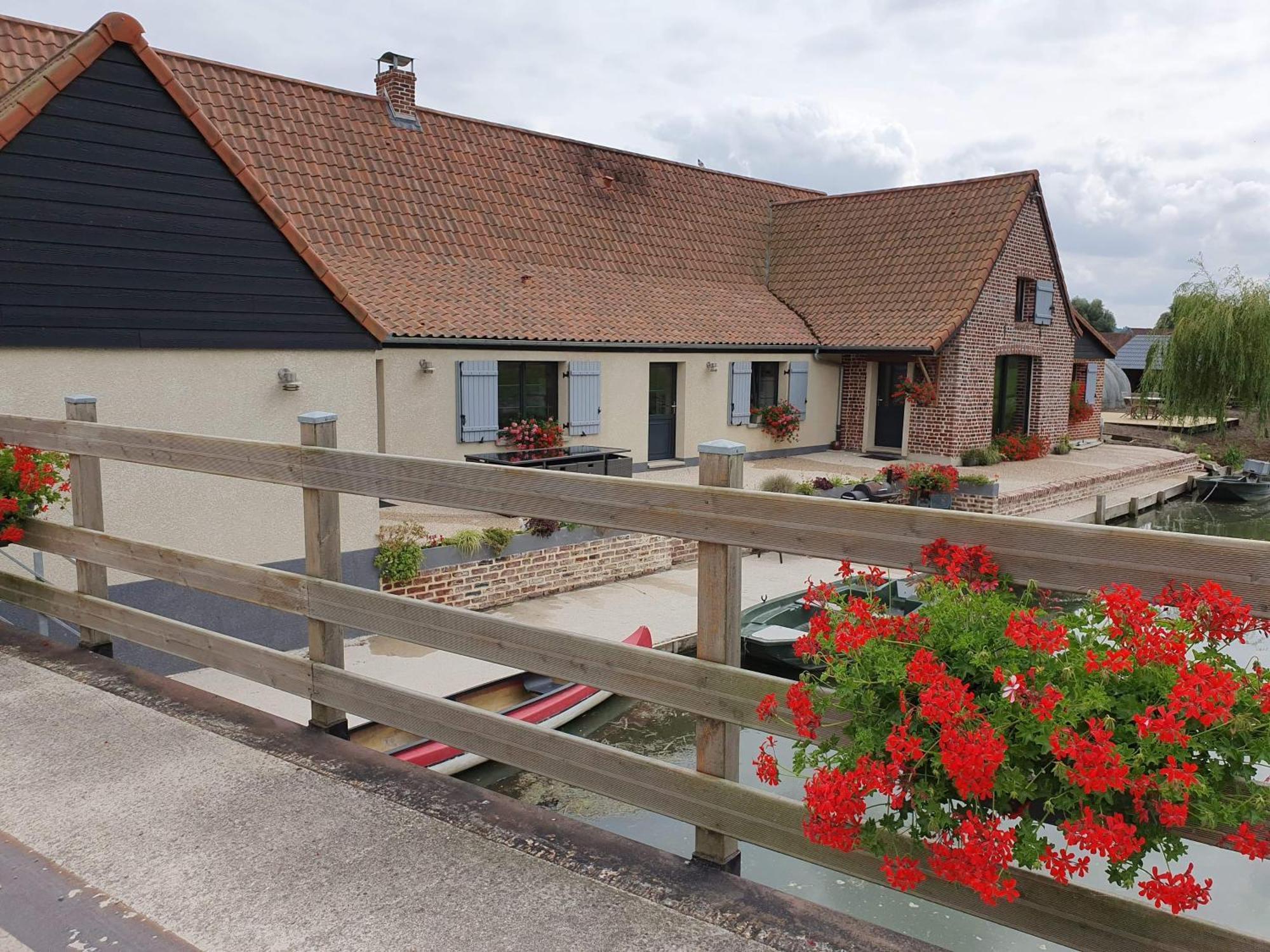 Au Chemin Du Paradis Gite De 10 Personnes 4 Etoiles Saint-Martin-Lez-Tatinghem Esterno foto