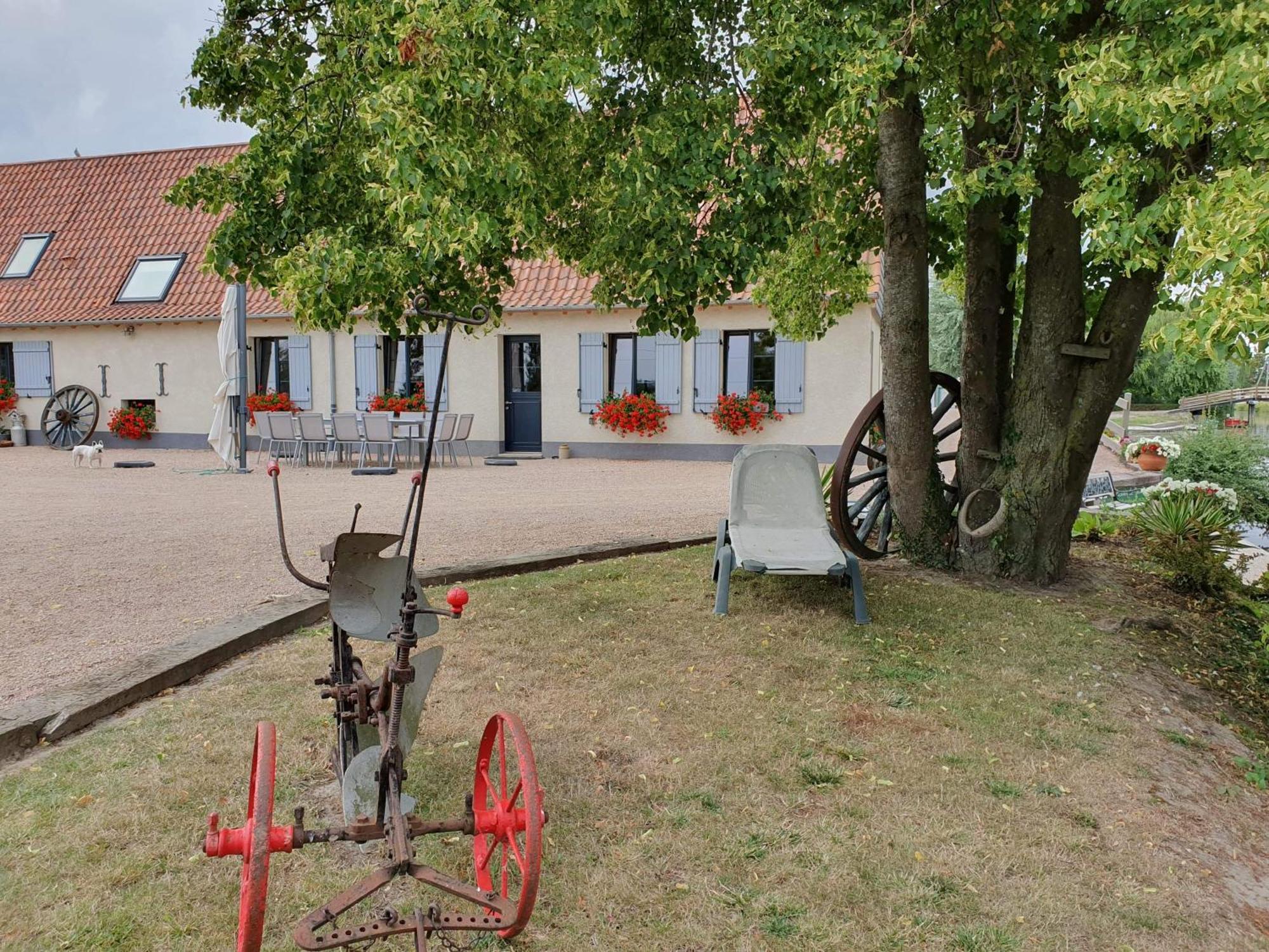 Au Chemin Du Paradis Gite De 10 Personnes 4 Etoiles Saint-Martin-Lez-Tatinghem Esterno foto